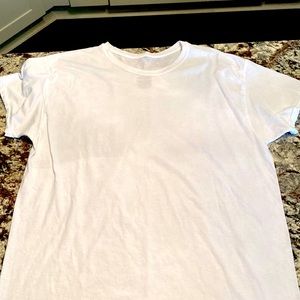 Plain white tee shirt